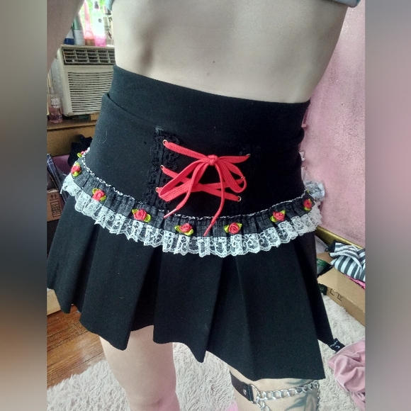 Whoa! U can now subscribe to your fave closets & be alerted when new items drop! - Picture 3 of 3